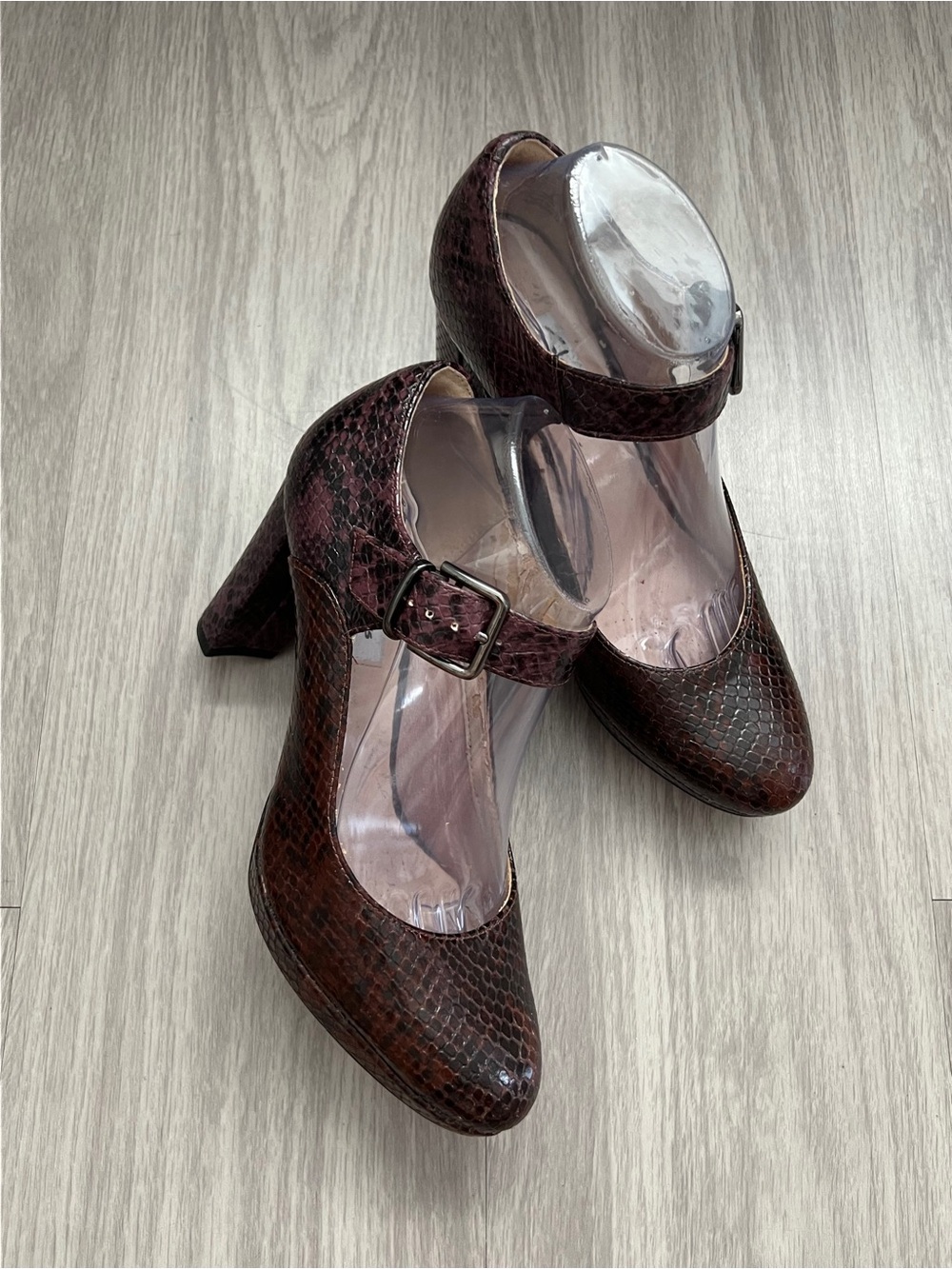 Clarks Size 8 Burgundy Snakeskin Mary Jane Platform Block Heel Pumps